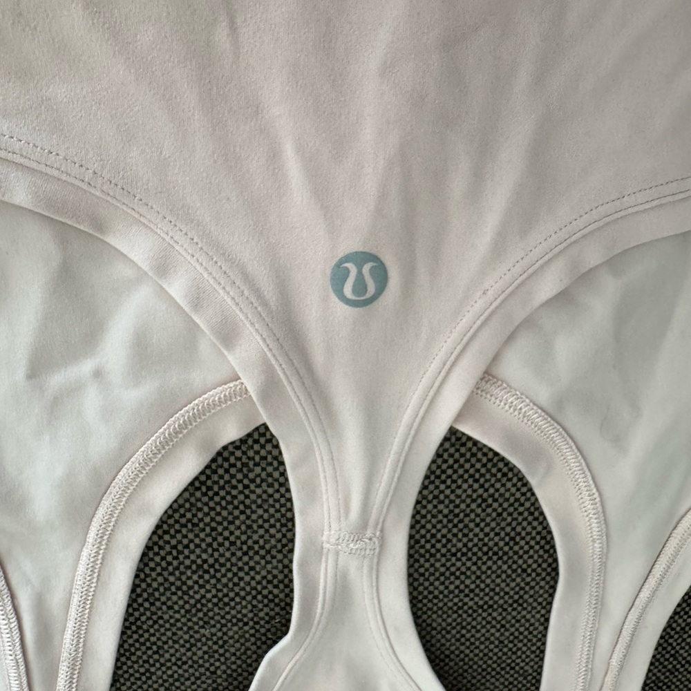 Lululemon tank - Picture 5 of 6